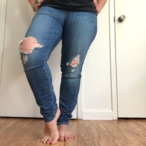 EUC Lucky Brand Distressed Brooke Skinny Jeans
